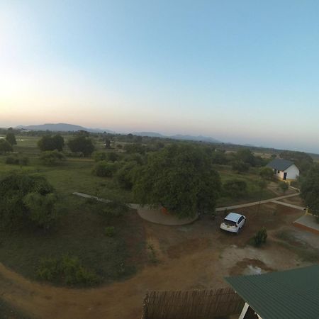 Thihawa Eco Huts Yala Bed & Breakfast Тисамахарама Екстериор снимка